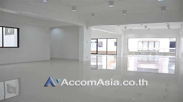 unit Office space For Rent in Sukhumvit, Bangkok  near BTS Phra khanong (AA13947)